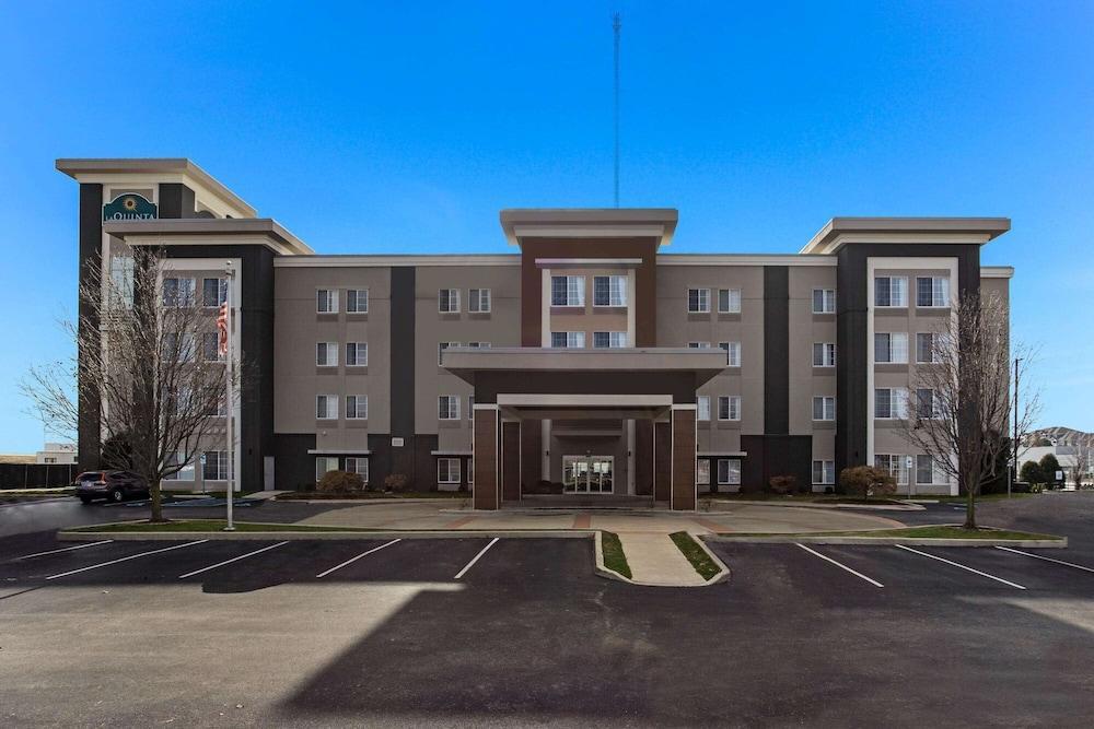 La Quinta By Wyndham Columbus - Edinburgh Hotel Exterior foto